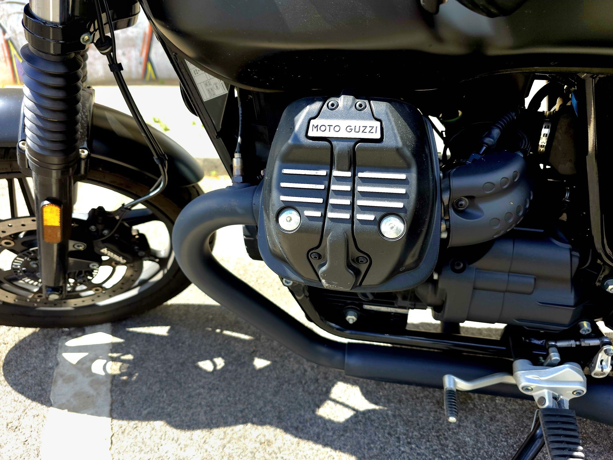 Moto Guzzi V7 Stone 850 – 2021 – 21.847 km – Extras incluídos