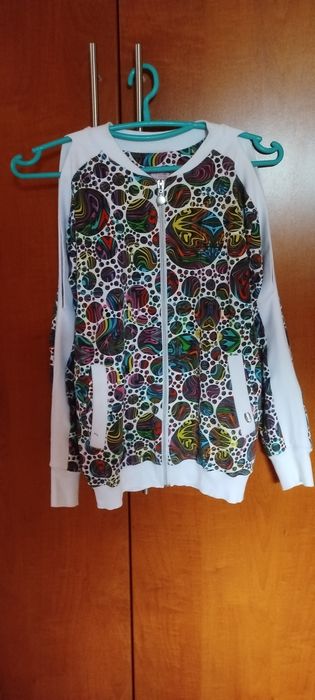 Vippi letnia bluza w kwiaty odkryte ramiona
Długość 63 cm
Pachy 49 cm