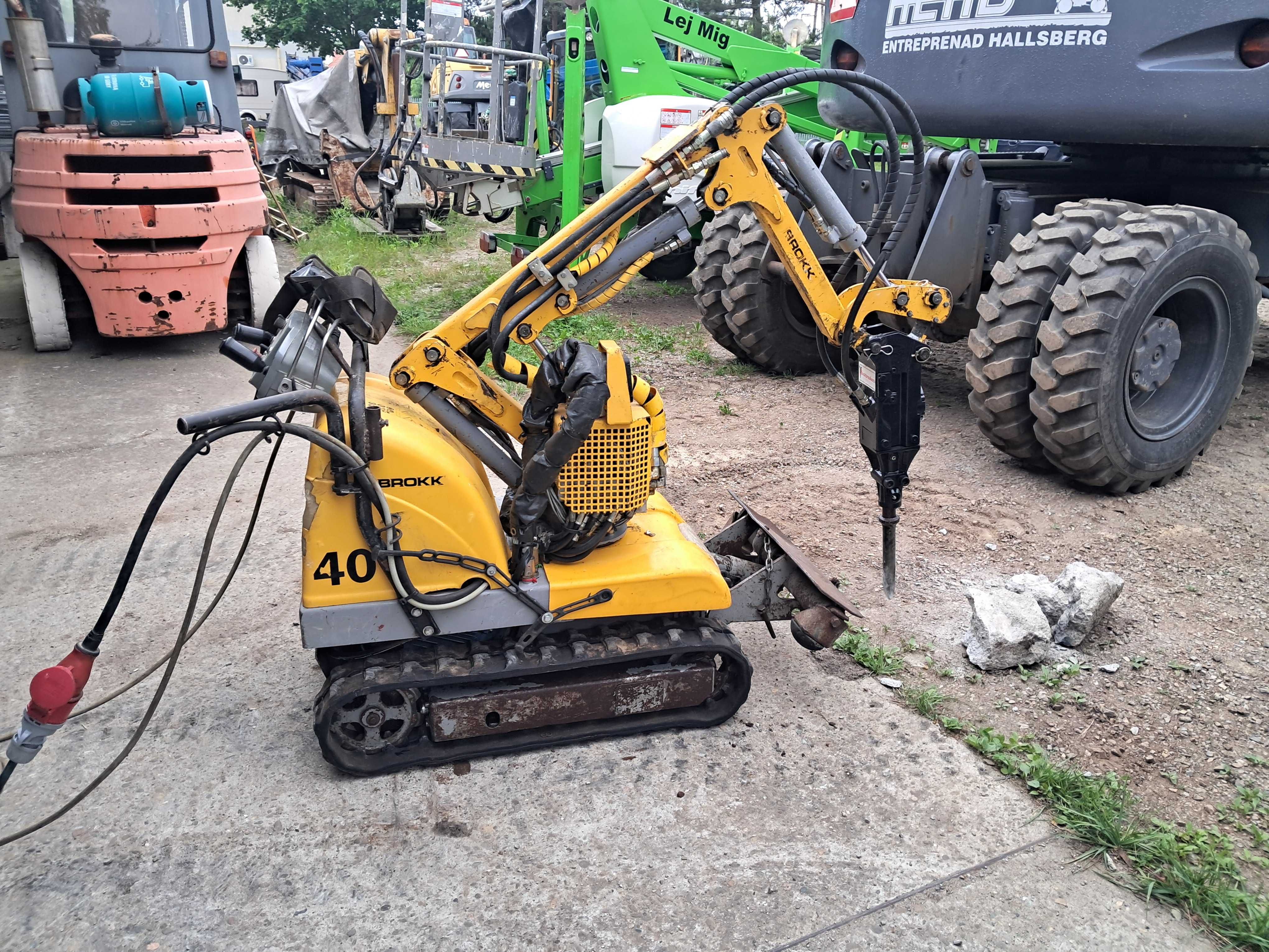 Robot Wyburzeniowy BROKK 40 , 2000r + młotek Atlas Copco