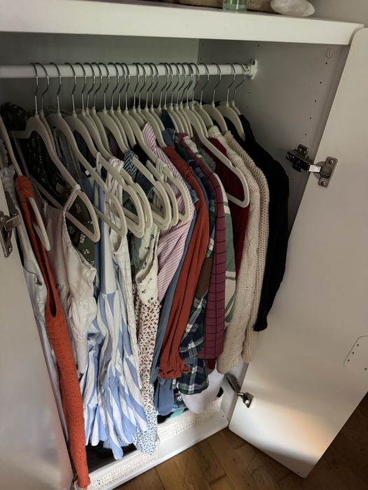 Roupeiro e módulos de gavetas ikea criança