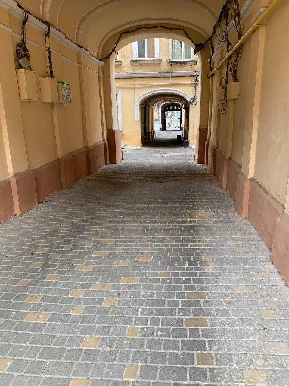 Продам 2 кімнатну квартиру в центрі Одеси !