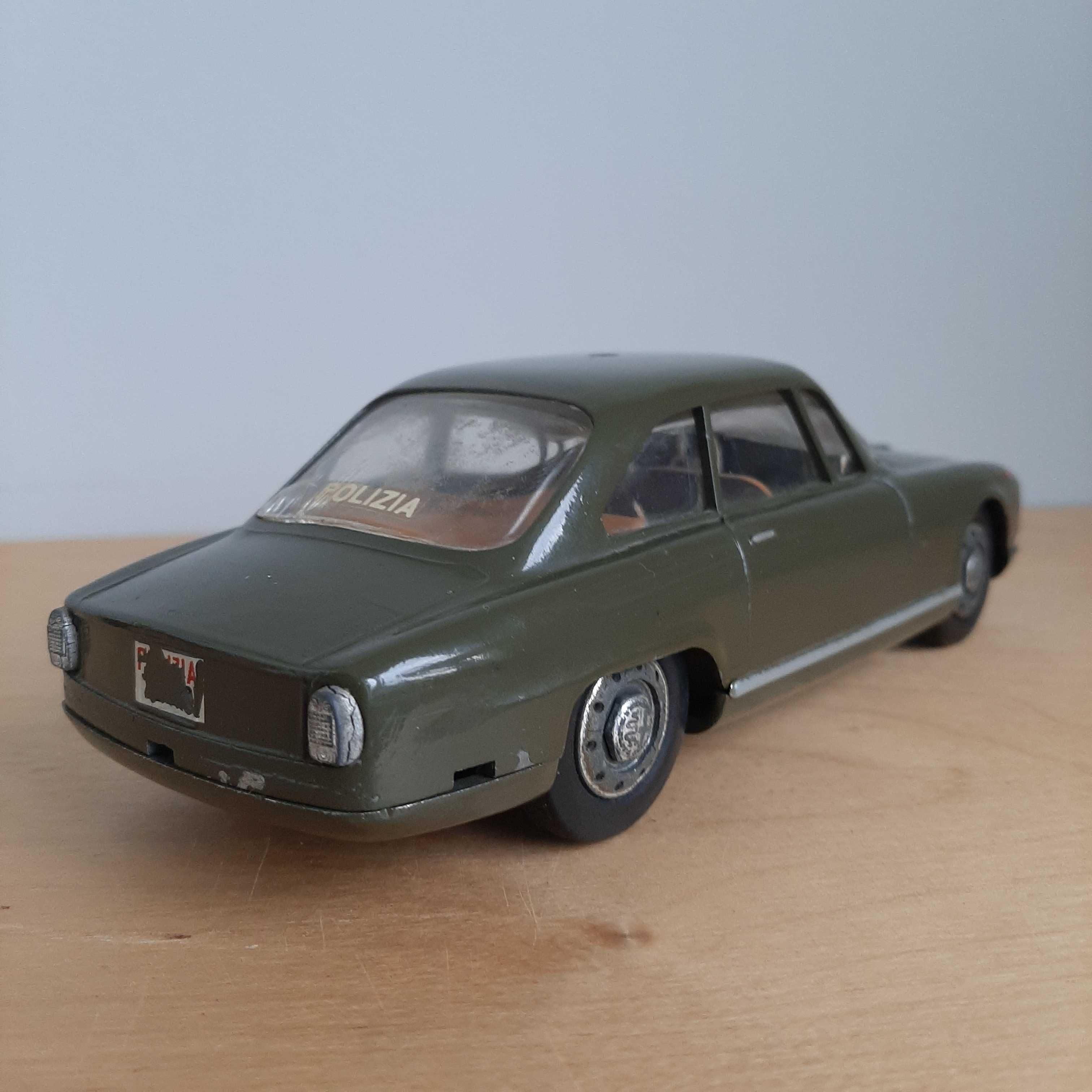 Auto resorak, Alfa Romeo 2600 Sprint ,zabawka PRL firmy TOGI