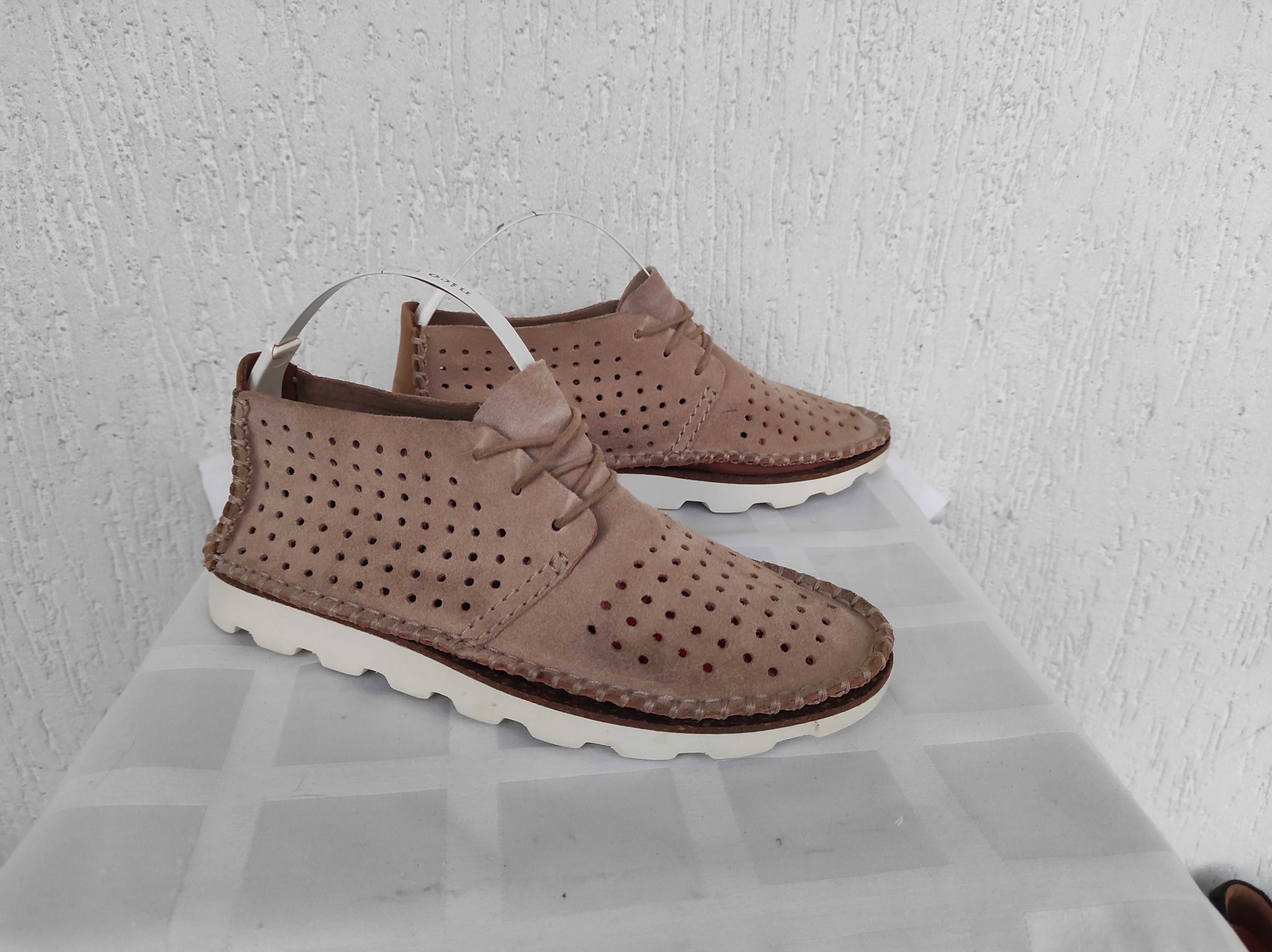 Стильние,суперлегенькие замшевие мокасини Clarks narrative р.36