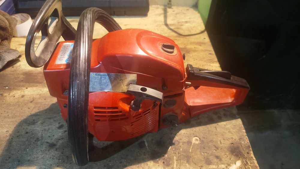 Продам бензопилу