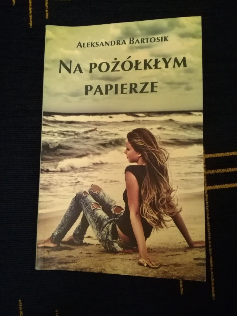 Książka Na pożółkłym papierze Aleksandra Bartosik