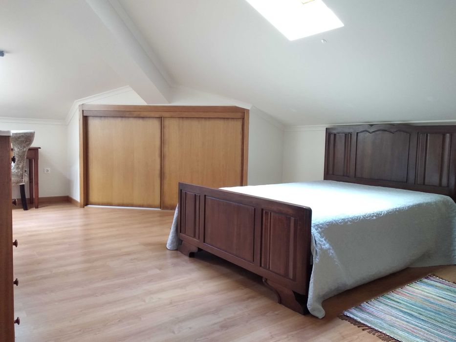 Quarto Individual em Apart. Partilhado - Penafirme