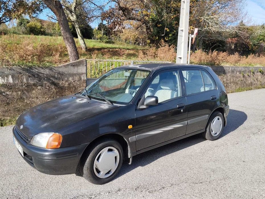 Toyota Starlet 1997 – Edição Especial – 153.000 km – 1º Dono
