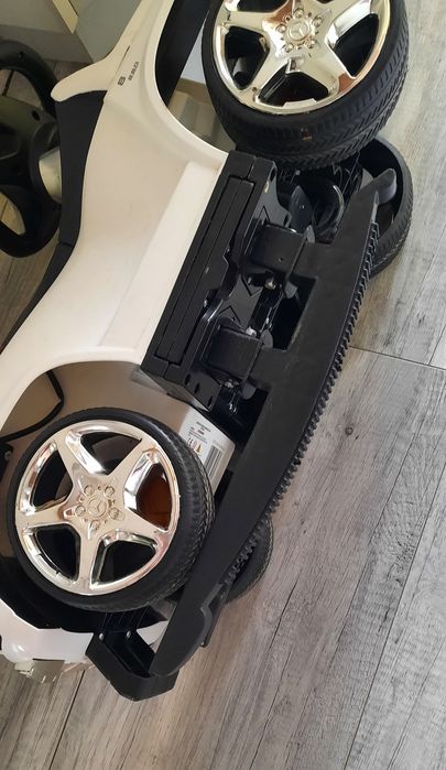 Mercedes AMG auto jeździk pchacz bujak