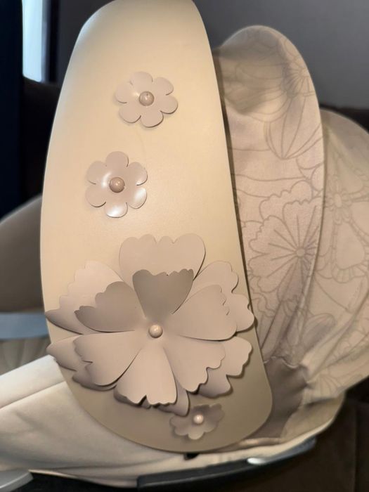 Автокрісло Cybex Cloud T Simply Flowers Beige