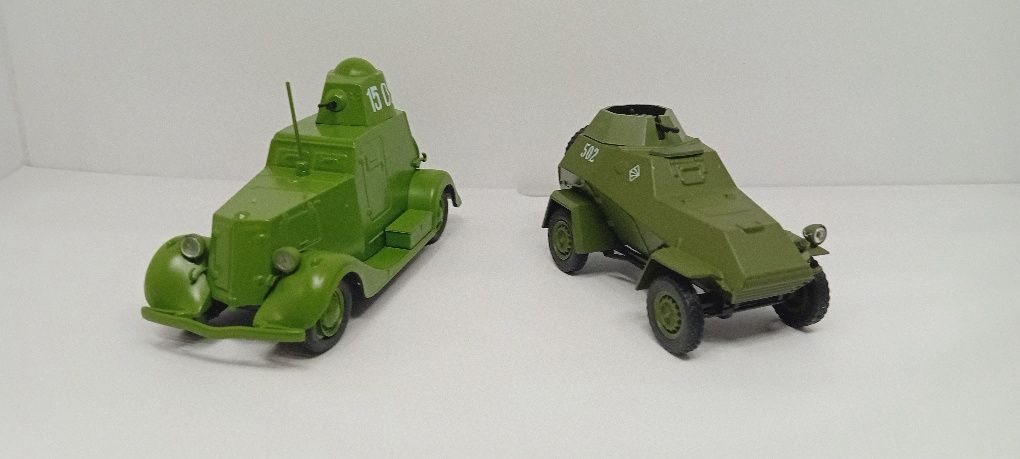 Miniaturas 1/43 (7€ cada)