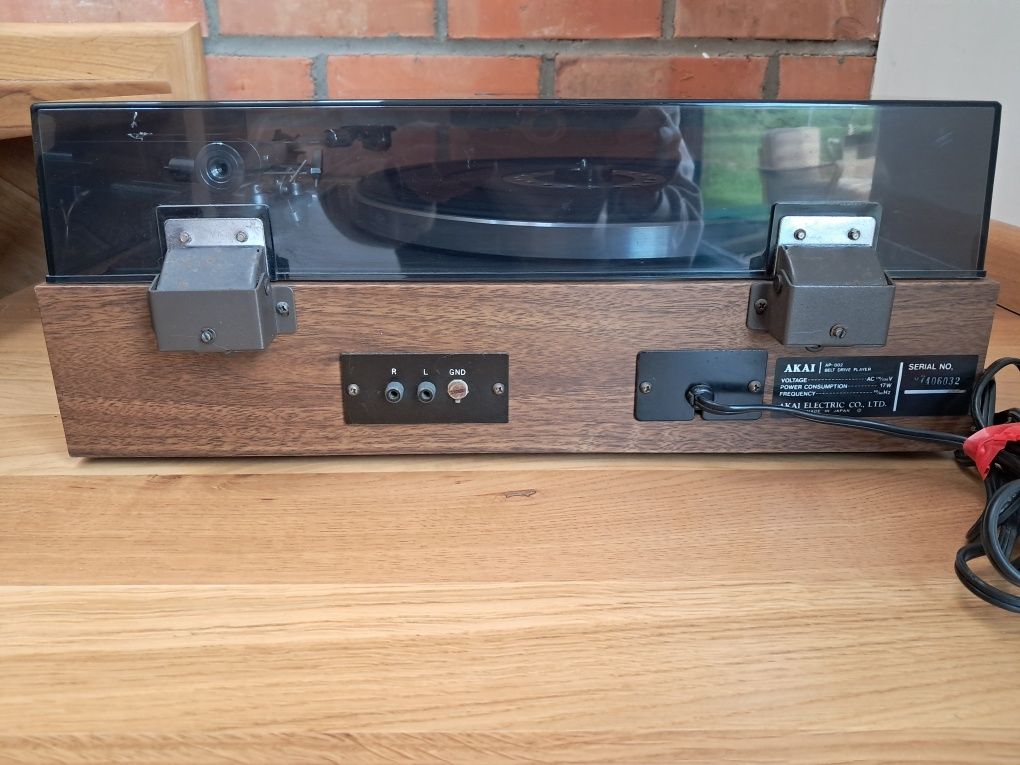 Gramofon Akai AP 002