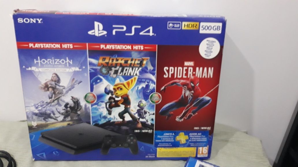 Playstation 4 slim