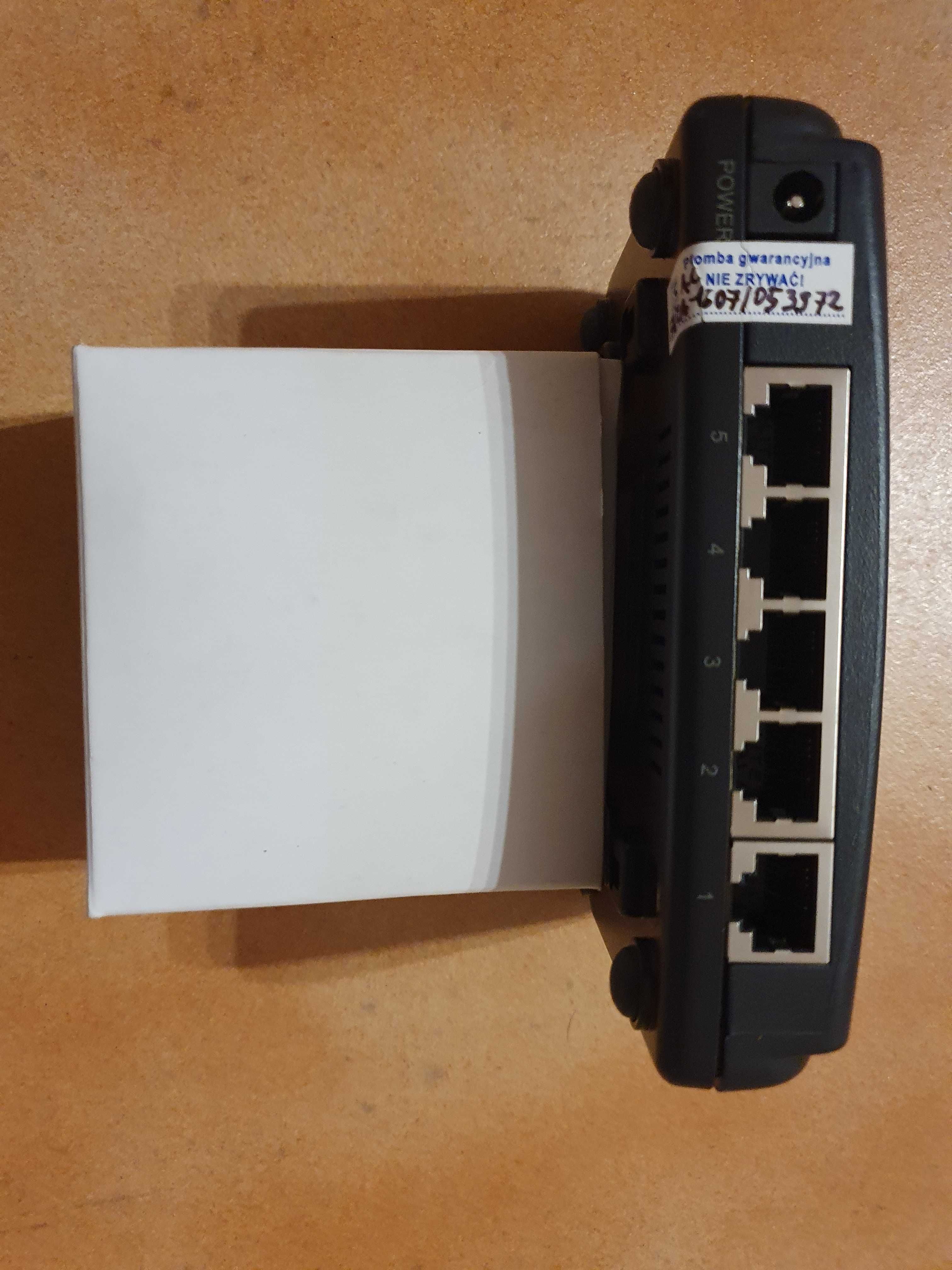 EDIMAX ruter i switch komplet