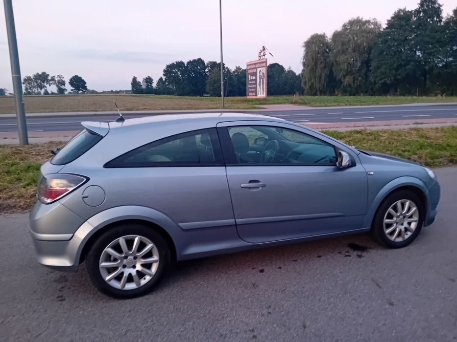 Opel Astra GTC 1.6 Benzyna