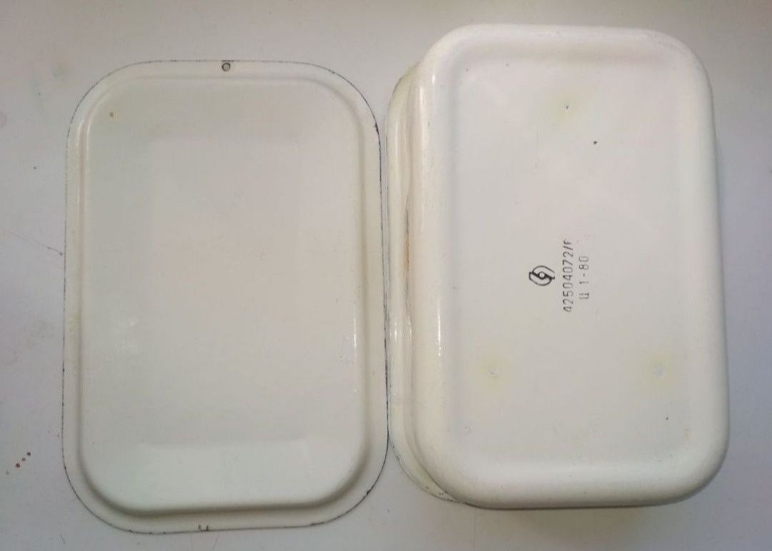 Лоток эмалированный, пластиковые