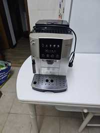 Máquina de Café Automática De'Longhi ECAM22031S