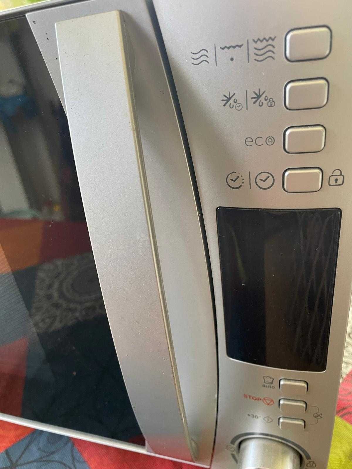 Vendo Microondas Candy com pouco uso