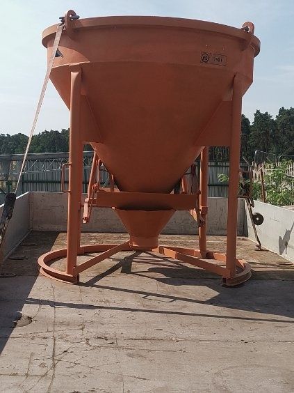 Pojemnik na beton kubeł 750 l