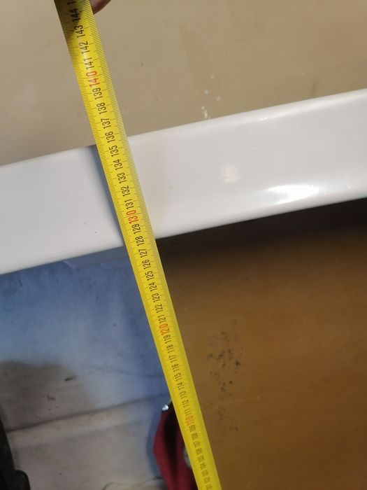 4-х місна лодка, скло-пластикова, в гарному стані.