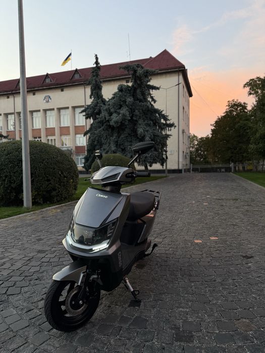 електроскутер Corso Racer