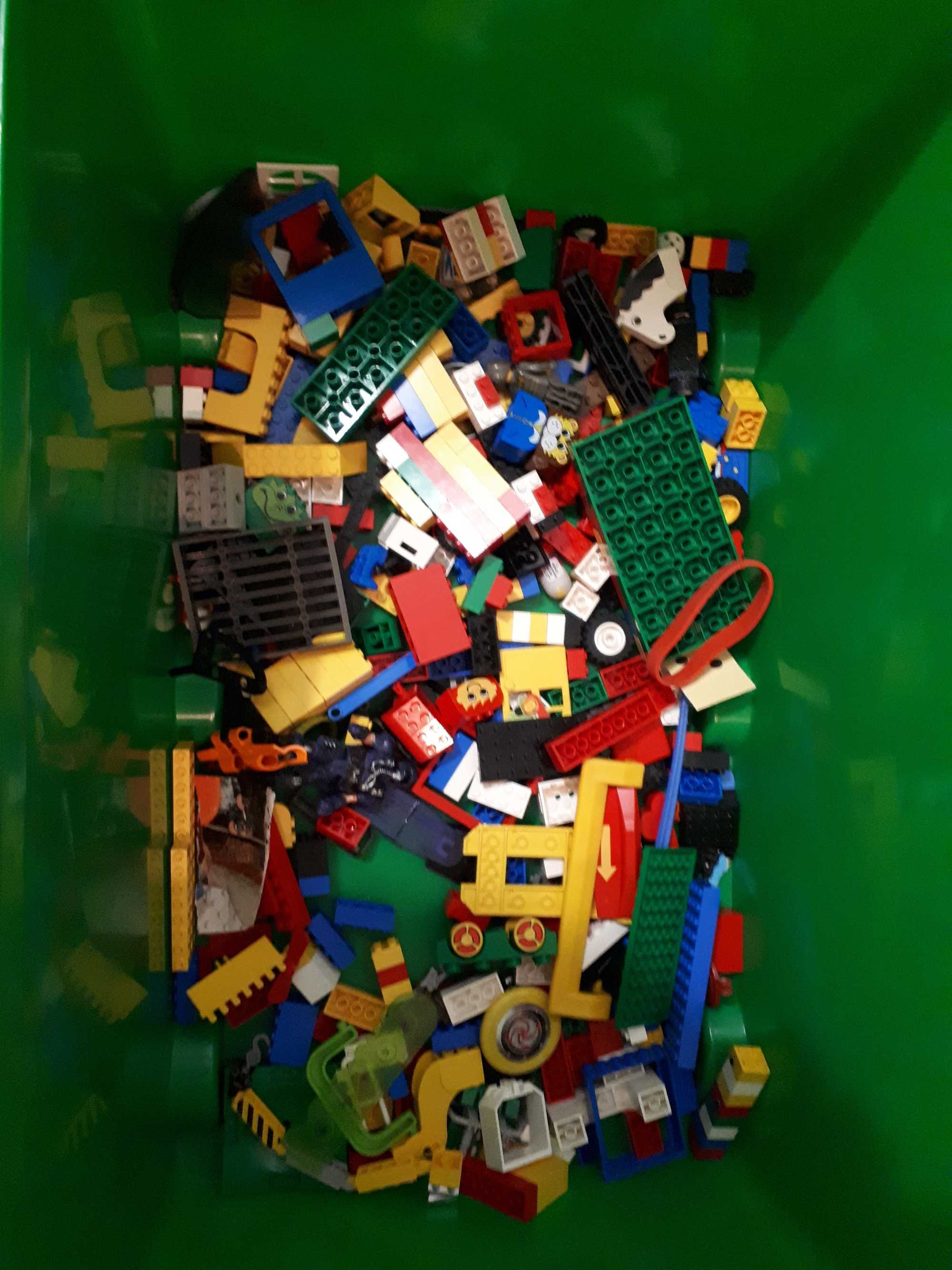 LEGO zbieranina, mało co w komplecie 2,4kg