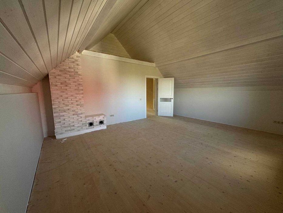 Сучасний особняк з ВЛАСНОЮ ділянкою!