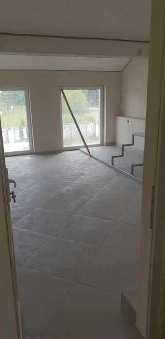 Приміщення 375м з орендарями і РЕМОНТОМ .Кукурудзяна 4