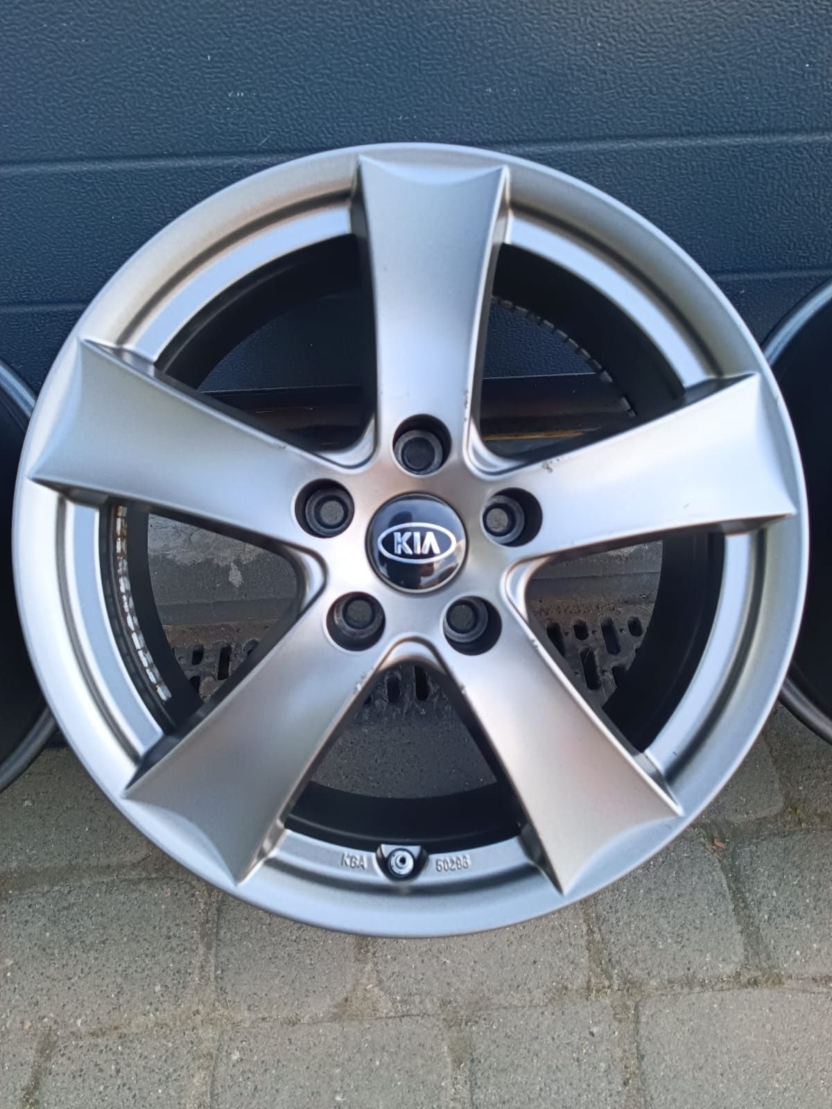 Felgi aluminiowe 5x114,3 KIA R17 J7 ET48