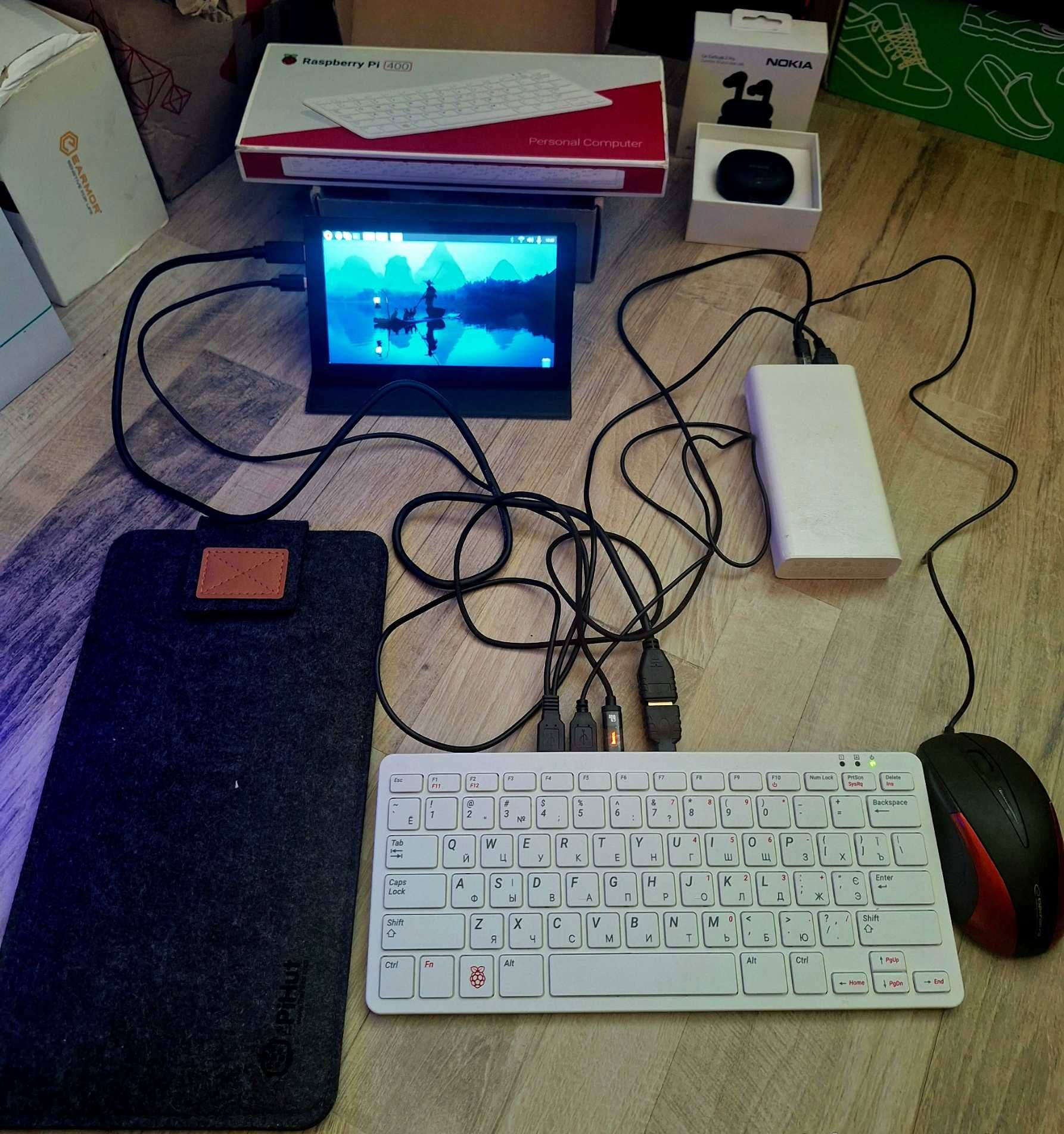 Raspberry Pi 400 + Сенс. монітор з динам. + навуш + мишь+ SD 64 gb