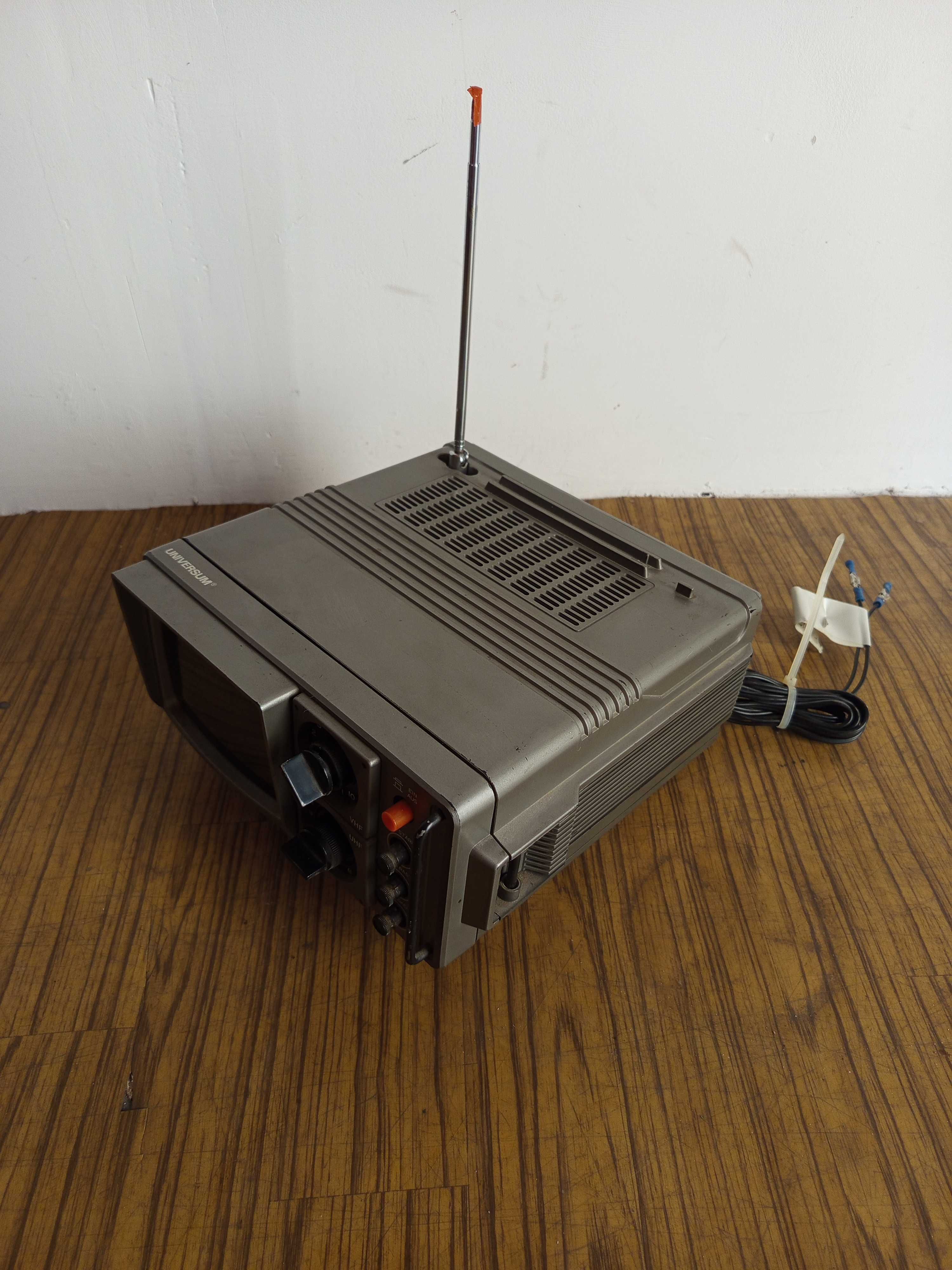 Telewizor przenośny prl