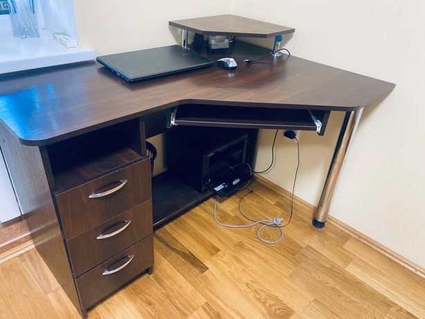 Компьютерный стол,комп’ютерний стіл