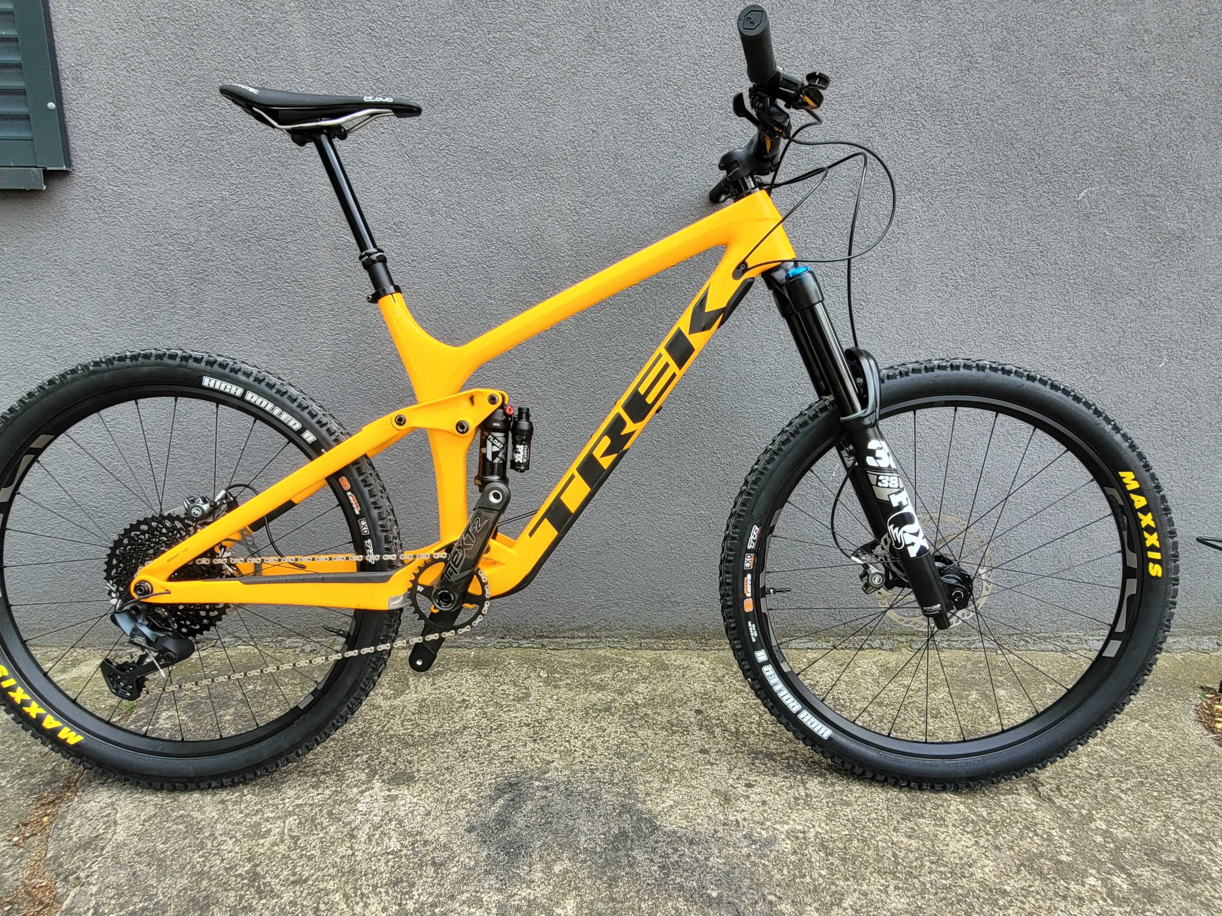 Trek Remedy 9.8 ,L,27.5,karbon,Nowy