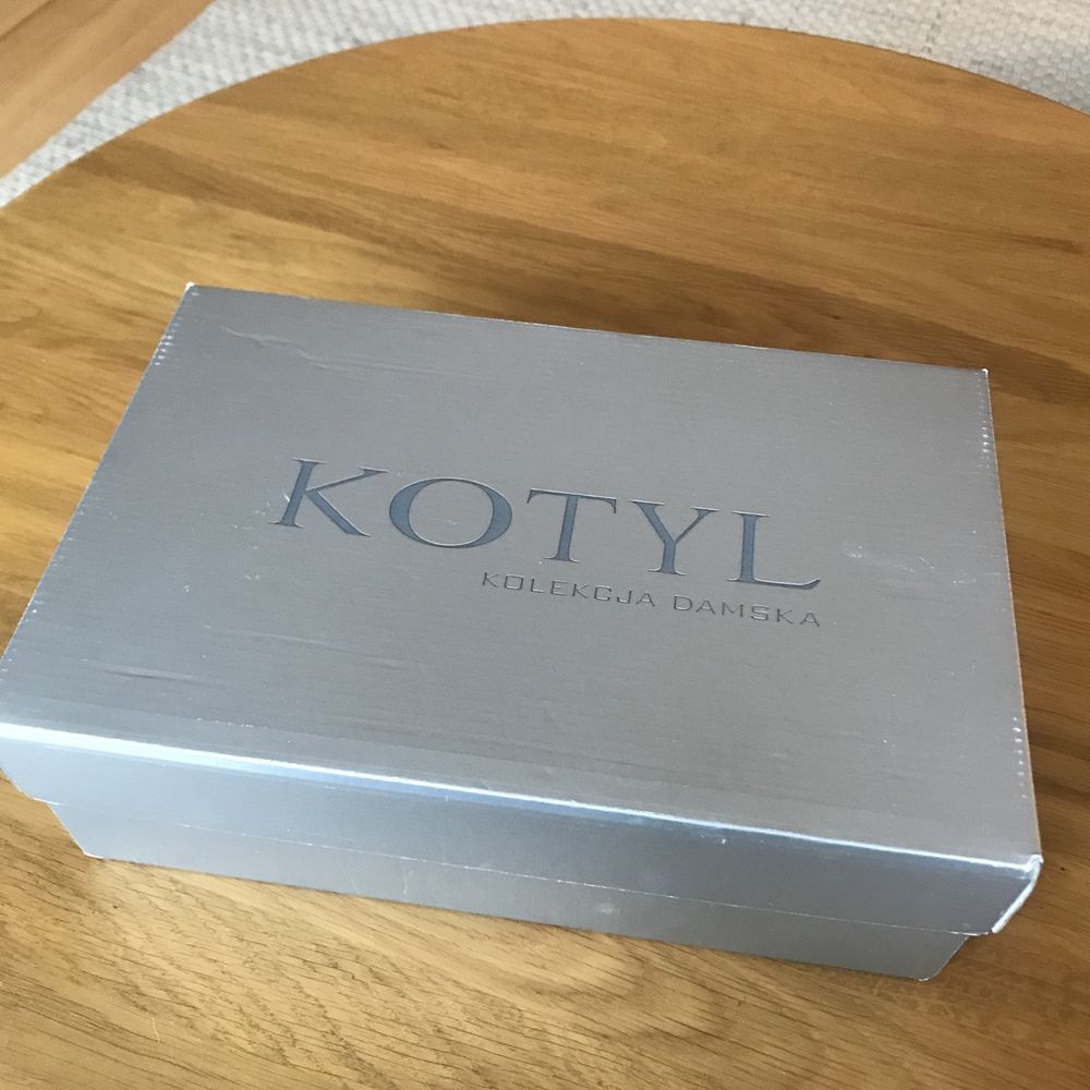 Buty ślubne KOTYL rozmiar 39 PERŁOWE