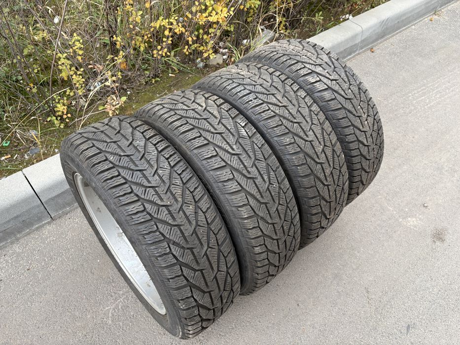 Колеса зимові диски резина Toyota Camry 215/55 r17
