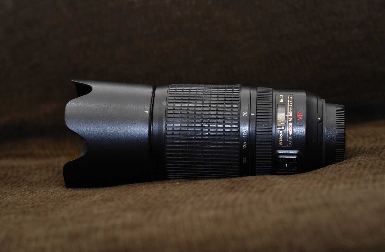 Об'єктив NIKON AF-S 70-300mm f/4.5-5.6G ED VR