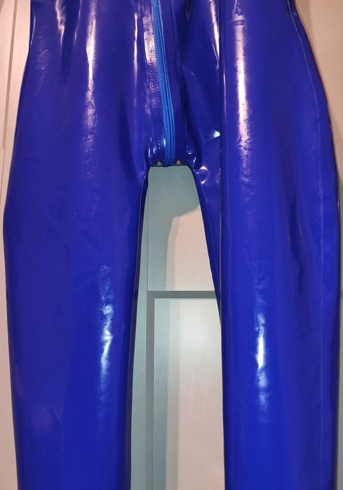 Kombinezon latex lateksowy M blue niebieski