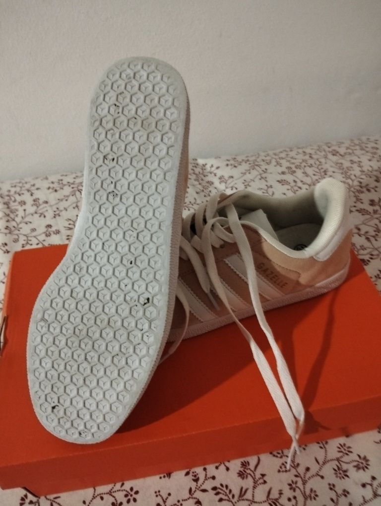 Adidas galleze falsa , rosa claro 38