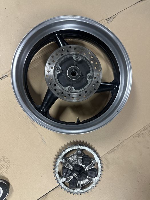 Honda Cbr 600 F4i felga Tył Tylna tarcza Komplet