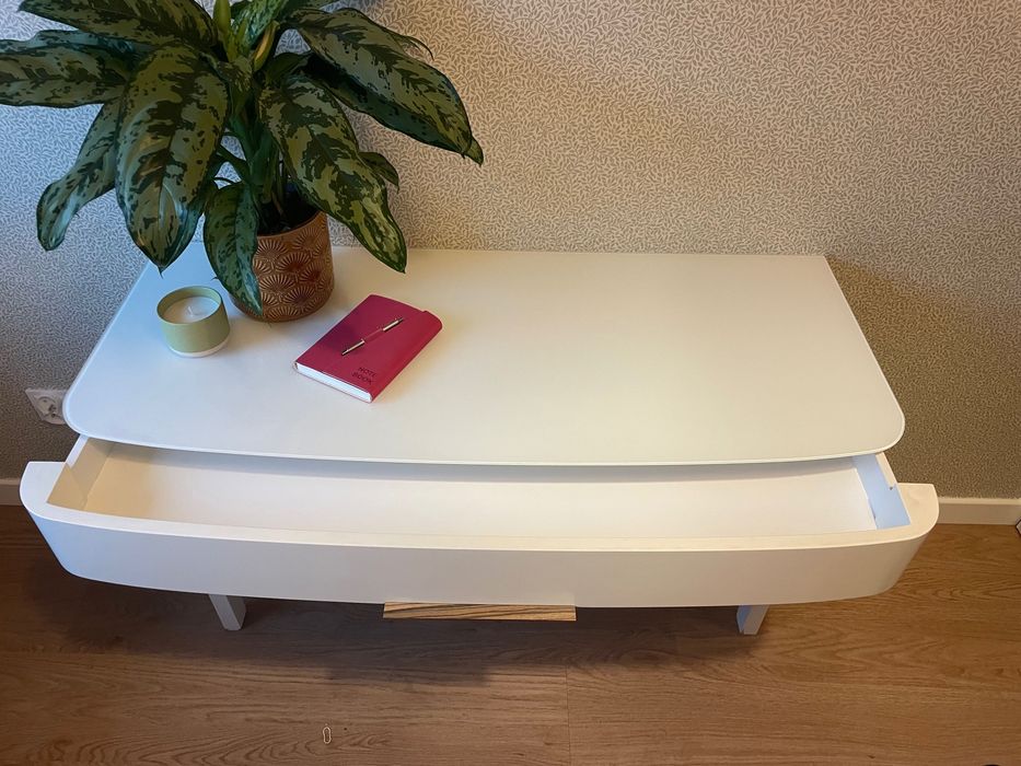 biurko toaletka biała szklany blat paged melody