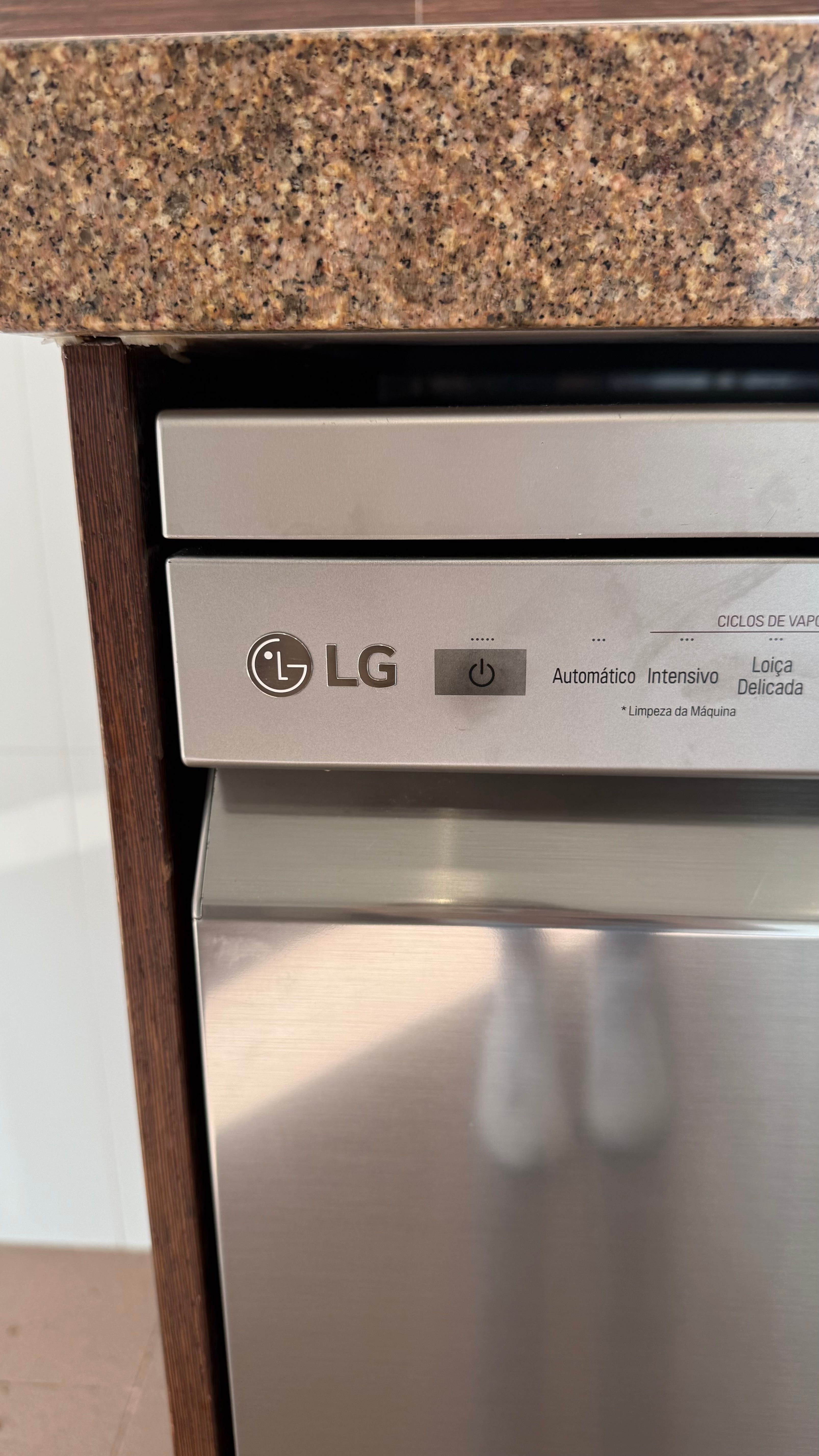 Máquina de Lavar Louça LG em Excelente Estado - 275€
