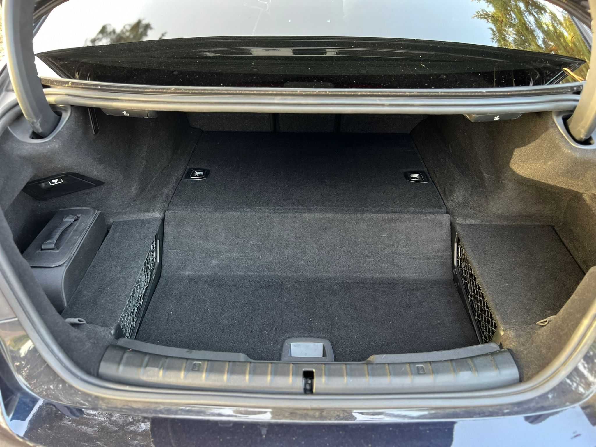 BMW 530e Pack M versão híbrida plug-in