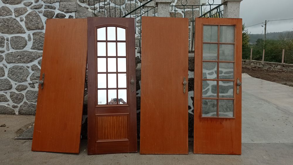 Vendo porta alumínio 49€