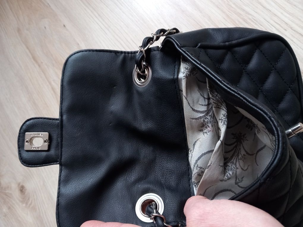 Chanel mała torebka do sukienki