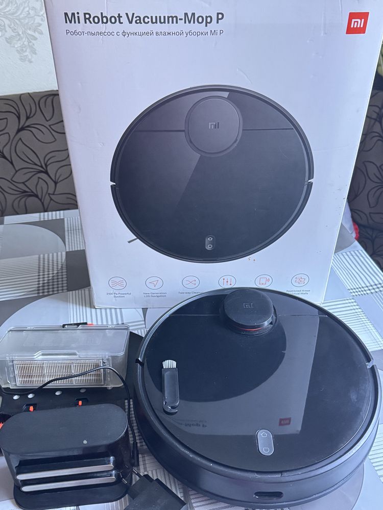 Робот - пилесос з влажним прибиранням  MI robot Vacuum-Mop P