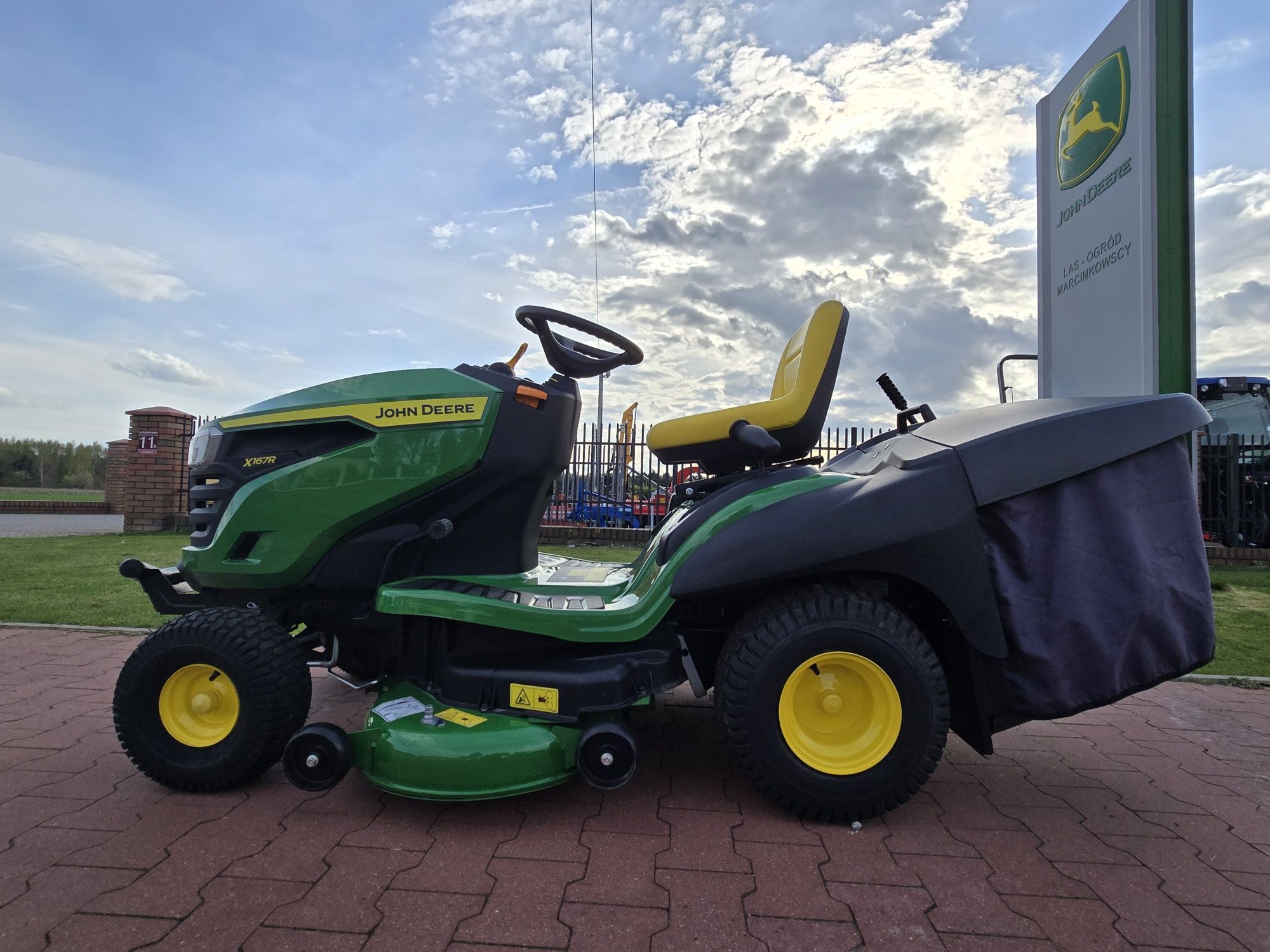 MARCINKOWSCY John Deere x167R model 2024