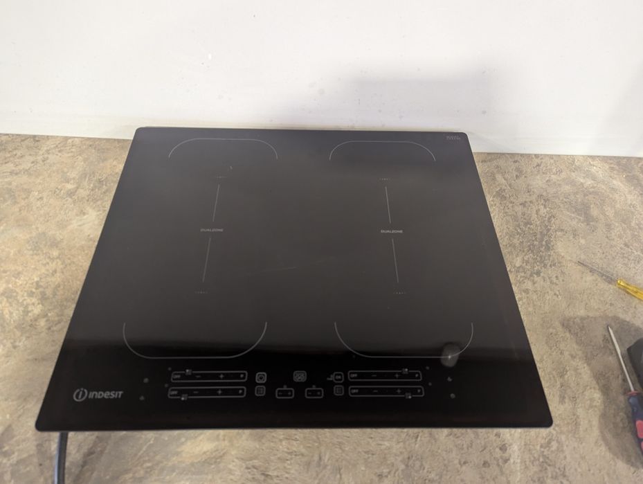 Индукционная варочная Indesit