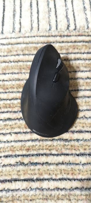 Системний блок з мишкою та клавіатурою