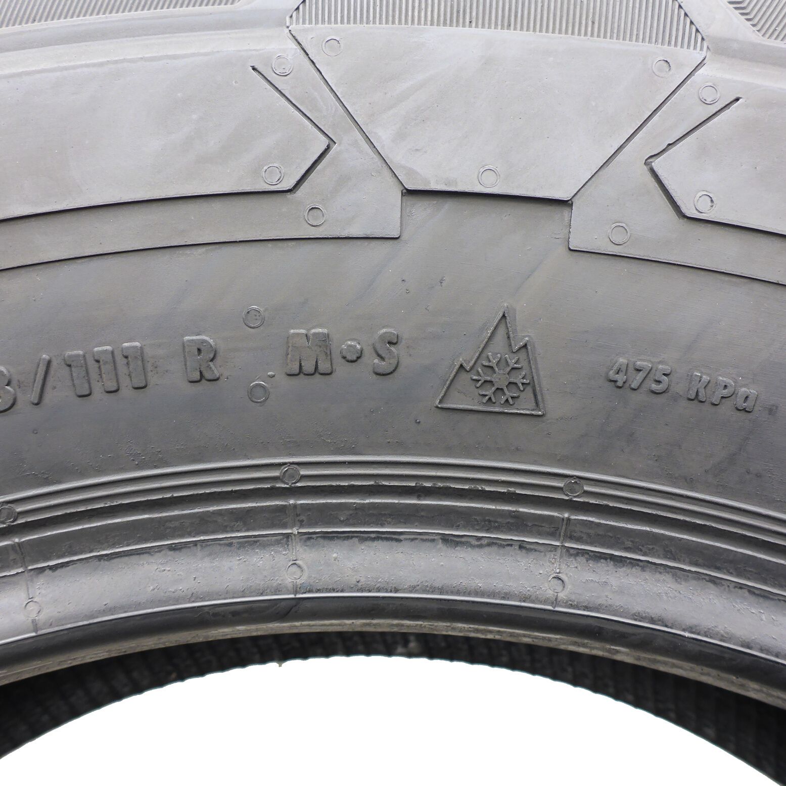 Opony 215/75/16C Continental 215/75R16C 113/111R Zimowe 2024 8,5-9,5mm