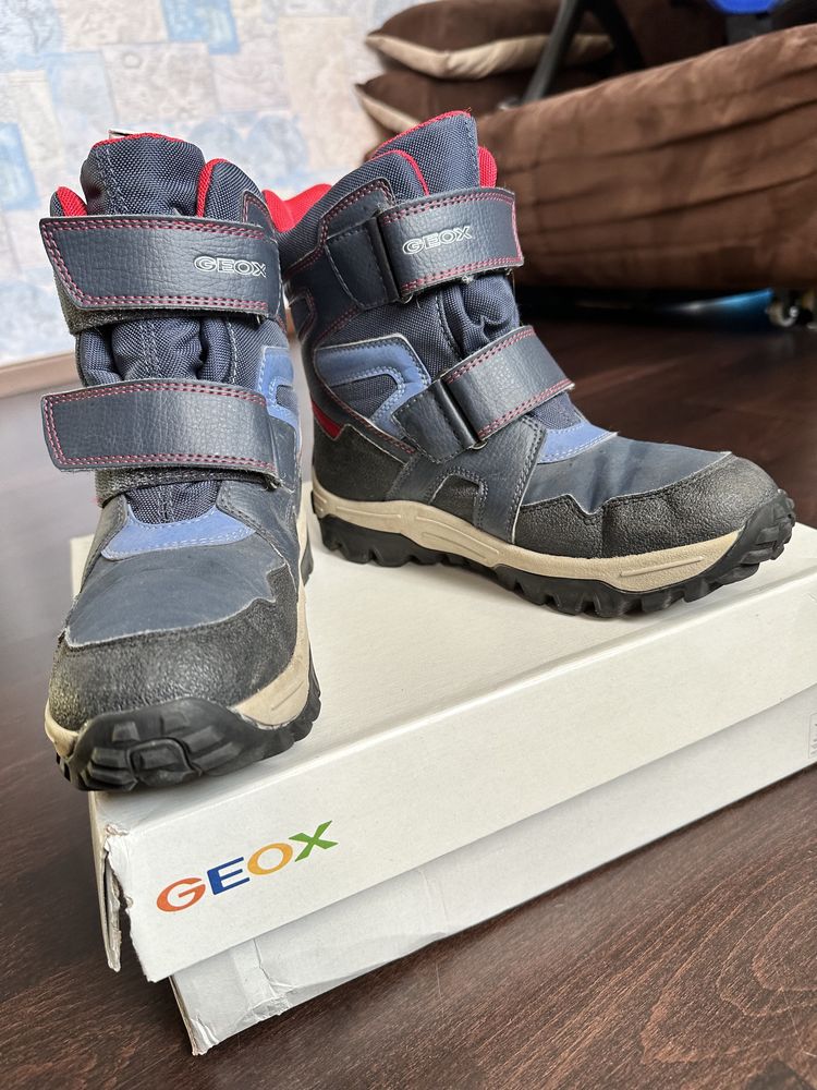 Продам зимние ботинки Geox 36 размера
