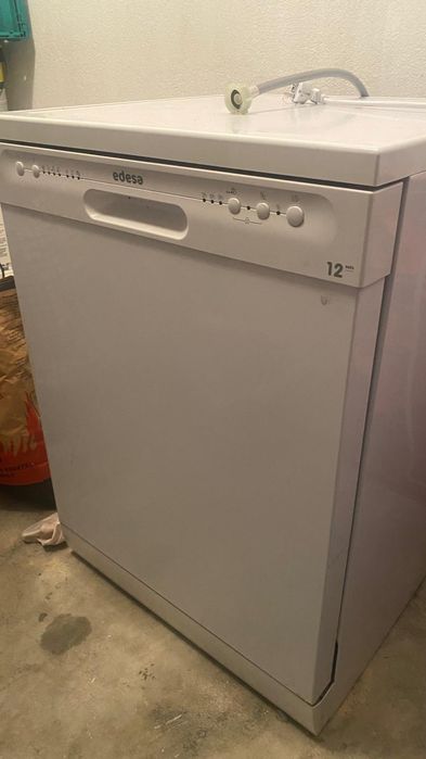 Frigorífico e máquina loiça